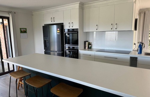 Robin Hill House | Darcy’s Ranch. 5mins to CBD & Mt Panorama