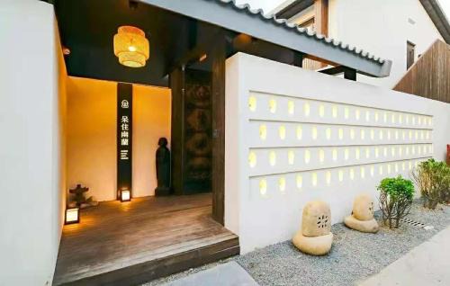 Wangfujing Shopping Area Hotel | Dasein Youlan Hotel-Near the Forbidden City, Tiananmen Square, Guijie Street, Beihai Park, Jingshan Park, and Yonghe Temple
