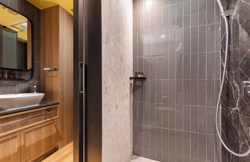 Sheung Wan Hotel | Dash Living On Hollywood