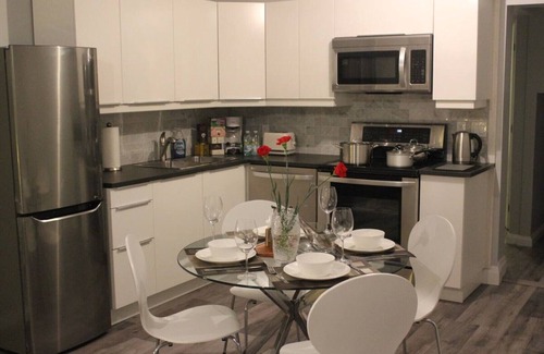 Orillia Apartment | DaVel DeLuxe Garden view