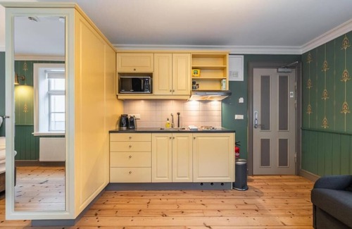 Downtown Apartment | Day Dream Grjotagata 4