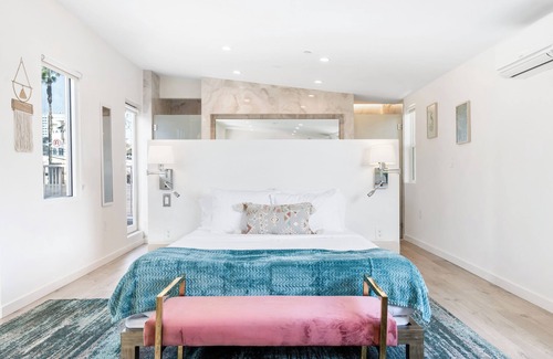 Hollywood Hotel | Day Dreams by AvantStay | Modern Loft w/Views of Hollywood Sign | A+ Location