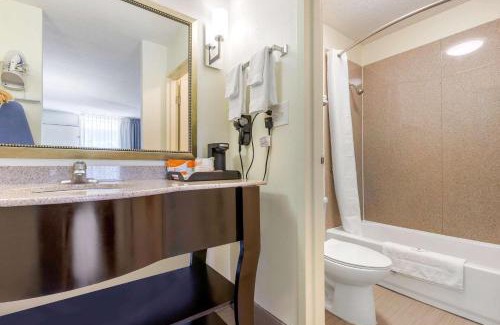 Oxford Hotel | Days Inn and Suites by Wyndham Oxford