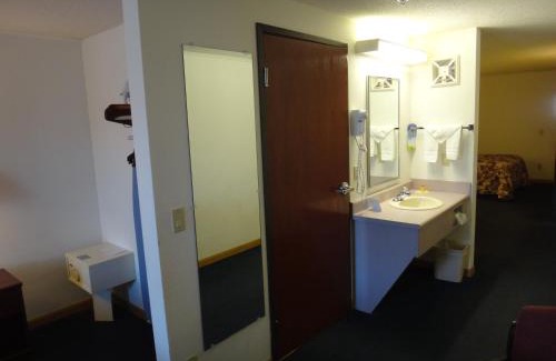 Effingham Hotel | Days Inn by Wyndham Effingham