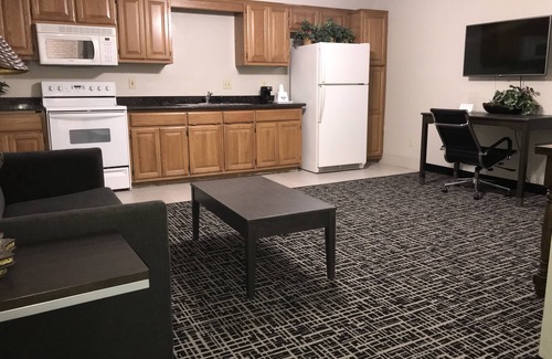 Grove Hotel | Days Inn by Wyndham Grove
