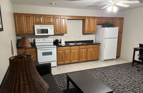 Grove Hotel | Days Inn by Wyndham Grove