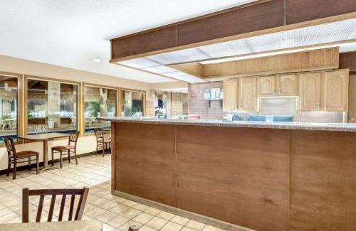 Jackson Hotel | Days Inn by Wyndham Jackson