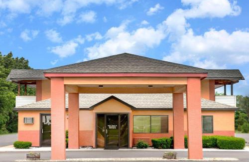 Kingdom City Hotel | Days Inn by Wyndham Kingdom City