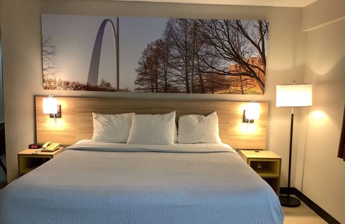 Kingdom City Hotel | Days Inn by Wyndham Kingdom City