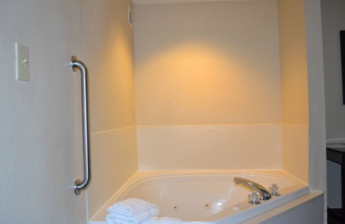 Laurel Hotel | Days Inn by Wyndham Laurel MS