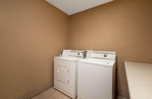 Mitchell Hotel | Days Inn by Wyndham Mitchell SD