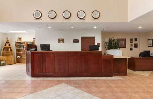 Oromocto Hotel | Days Inn by Wyndham Oromocto Conference Centre