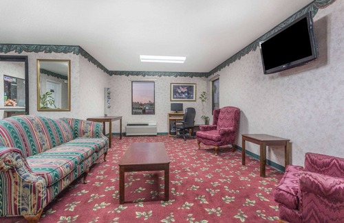 Royston Hotel | Days Inn by Wyndham Royston