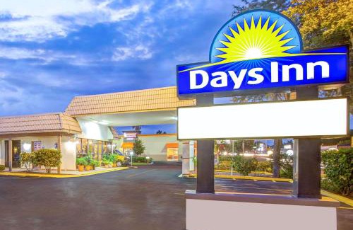 United Central Hotel | Days Inn by Wyndham St. Petersburg Central