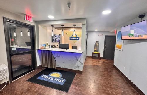 Salina Hotel | Days Inn by Wyndham Salina I-70