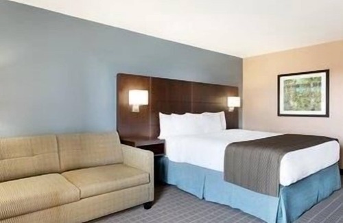 Downtown Hotel | Days Inn by Wyndham Stephenville