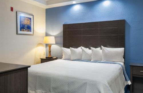 Silver Lake Hotel | Days Inn by Wyndham Tamworth