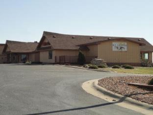 West Branch Hotel | Days Inn by Wyndham West Branch Iowa City Area