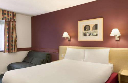 Brighouse Hotel | Days Inn Hotel Bradford - Leeds