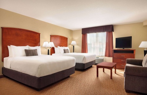 Sherwood Park Hotel | Days Inn & Suites by Wyndham Sherwood Park Edmonton