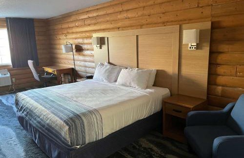Williamsburg Hotel | Days Inn & Suites by Wyndham Williamsburg IA North