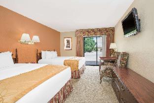 Gallup Hotel | Days Inn & Suites by Wyndham Red Rock-Gallup