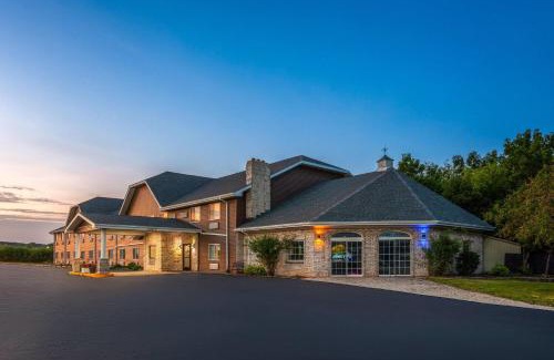 Kaukauna Hotel | Days Inn & Suites by Wyndham Kaukauna WI