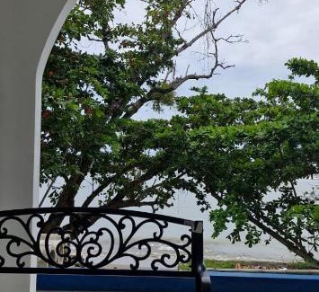 Langowan Resort | De BOUGENVILLE Tulap Beach Front