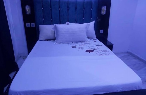 Ilorin House | De - Calmcity Guest House