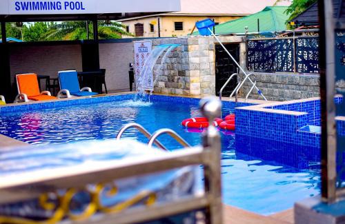 Benin City Hotel | DE-EMMALIZ HOTELs