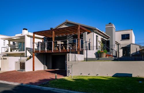 De Kelders Apartment | De Kelders Hideaway with Heated Pool