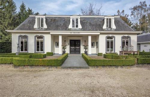 Sterksel House | de Loverlei