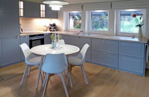 Lutjenholm Apartment | De ole Villa - Holiday apartment Swalbennest