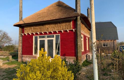 Ammerzoden Bed & Breakfast | De Rooie Hooimijt