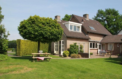 Aarle-Rixtel House | De Tomaat