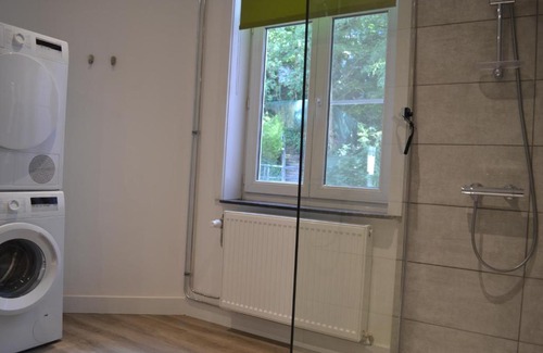 Genk Apartment | De zwarte deur