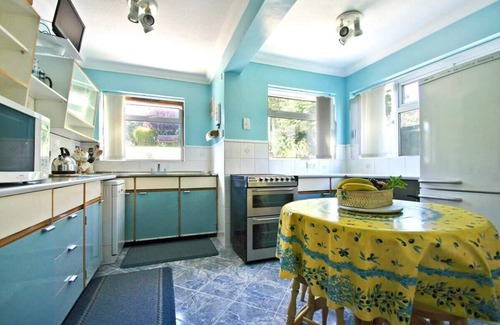 Rottingdean House | Dean Court Garden|Parking|by Brighton Holiday Lets