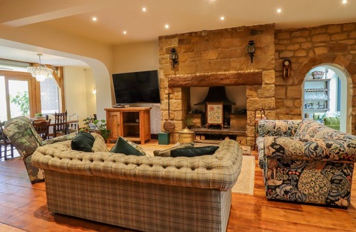 Chapeltown Cottage | DEAN MEWS, family friendly, character holiday cottage in Horsforth