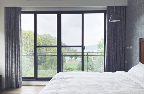 Puli Bed & Breakfast | Dear house