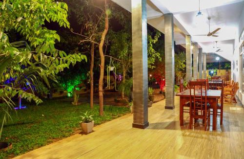 Mahasenpura Hotel | Dearly Holiday Home And Safari