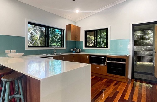 Arcadia House | Deb's Shed, Magnetic Island