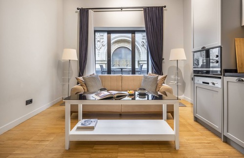 Ovabuku House | DeCamondo Residence
