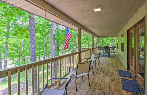 Jones Mills House | Deck and Resort Amenities Hot Springs Home!