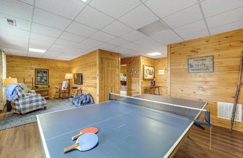 Purlear House | Deck and Views Blue Ridge Mountain Cabin
