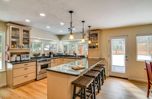 Lower Kingsbury House | Deck & Grill: Serene Nevada Retreat