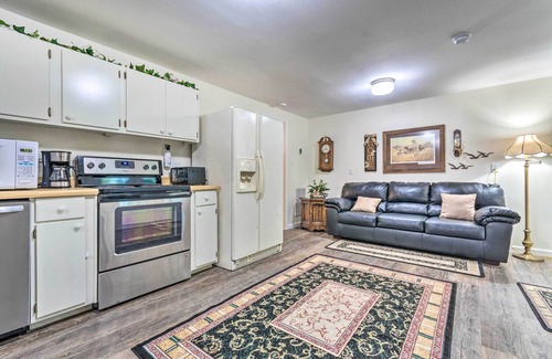 Hot Springs Village Apartment | Deck w/Bbq: Hot Springs Village Apt!