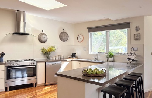 Hepburn House | Deckhaus Hepburn Retreat