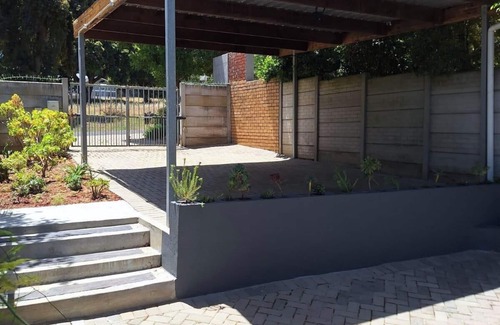 Welgemoed Apartment | Dee-ones at Witboom With Pool