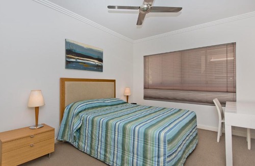 Brisbane Waterfront Apartment | Deep Blue Apartment 20 Tangalooma