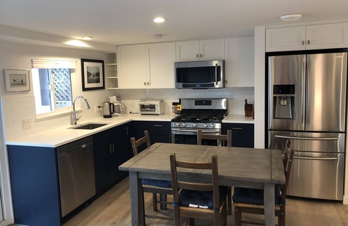 District of North Vancouver Apartment | Deep Cove Waterfront - The Wheelhouse